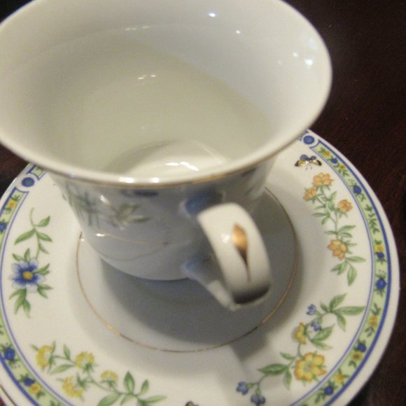 Vintage Victorian Porcelain Footed Floral Tea Set 3 Cups/4 Plates - Picture 13 of 15